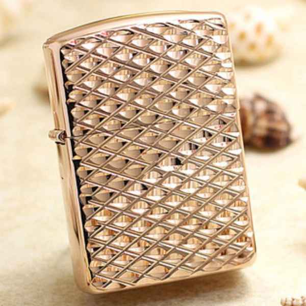 bật lửa zippo chạm khắc kim cương vàng hồng