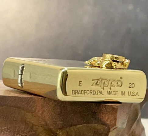 mộc đáy Zippo GOLD Tiger