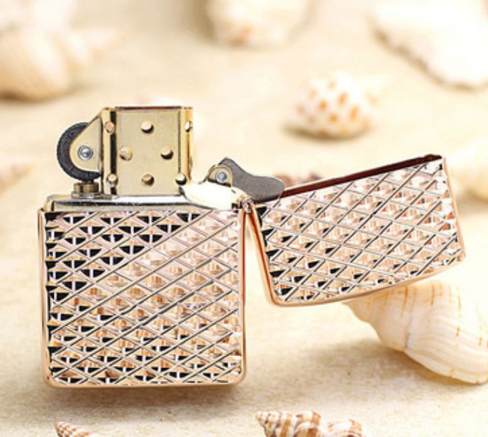 bật lửa zippo chạm khắc kim cương vàng hồng 79