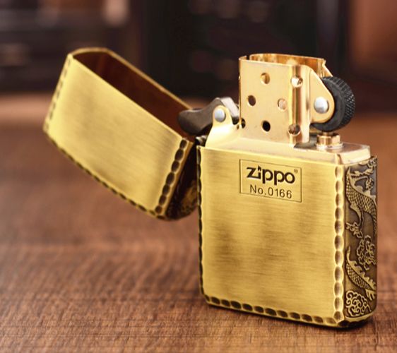 hop quet zippo rồng viền hông giới hạn