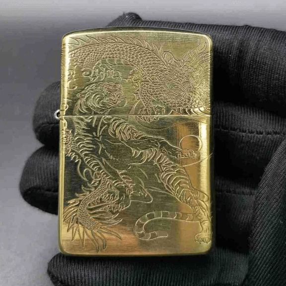 Zippo rồng hổ giới hạn