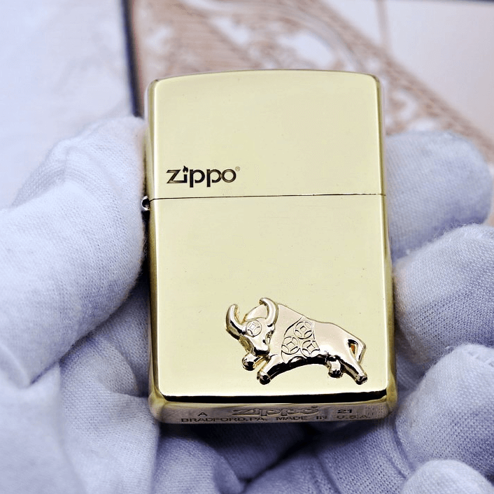 Bật lửa Zippo Mỹ Sửu con trâu năm 2021 vàng