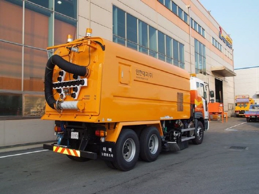 Xe quét đường- Xe quét đường 10 khối Hàn Quốc