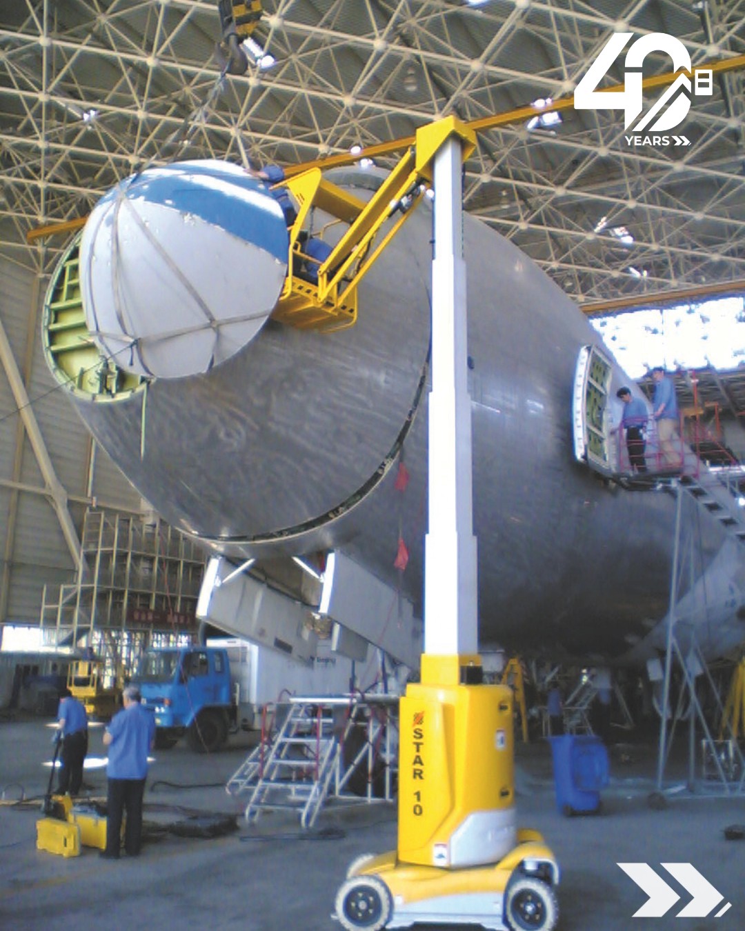 Xe Nâng Người Thẳng Đứng Haulotte Star 10m