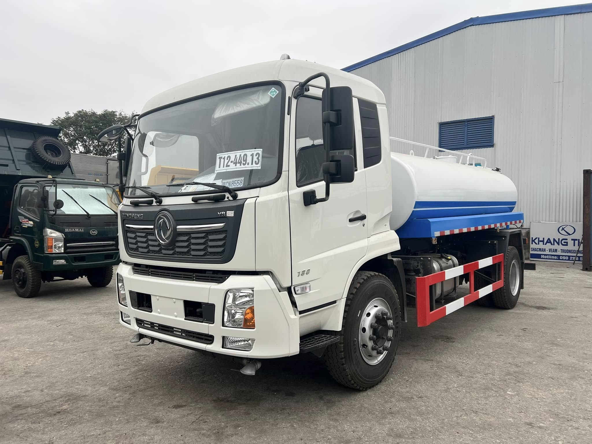 Xi-téc phun nước rửa đường dongfeng 9 khối