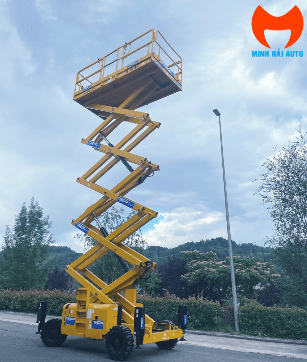 Xe nâng người Haulotte 18m
