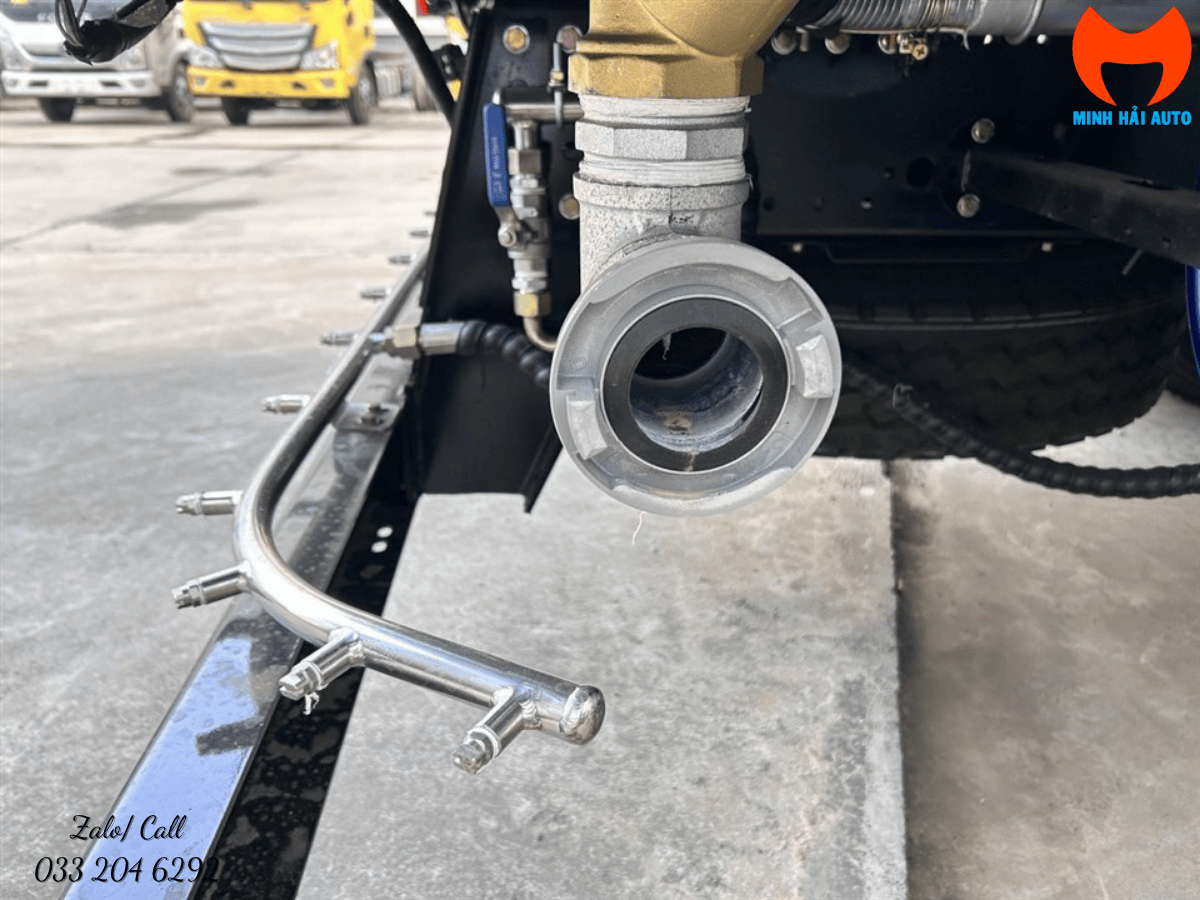 Bàn giao xe quét đường điện 6 khối cho khách hàng.