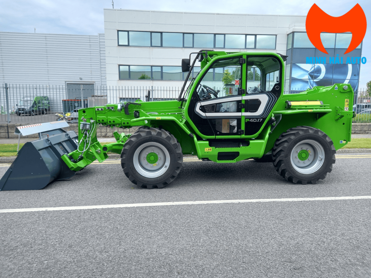 Xe Nâng Hàng Đa Năng 4 Tấn Merlo Panoramic 4017