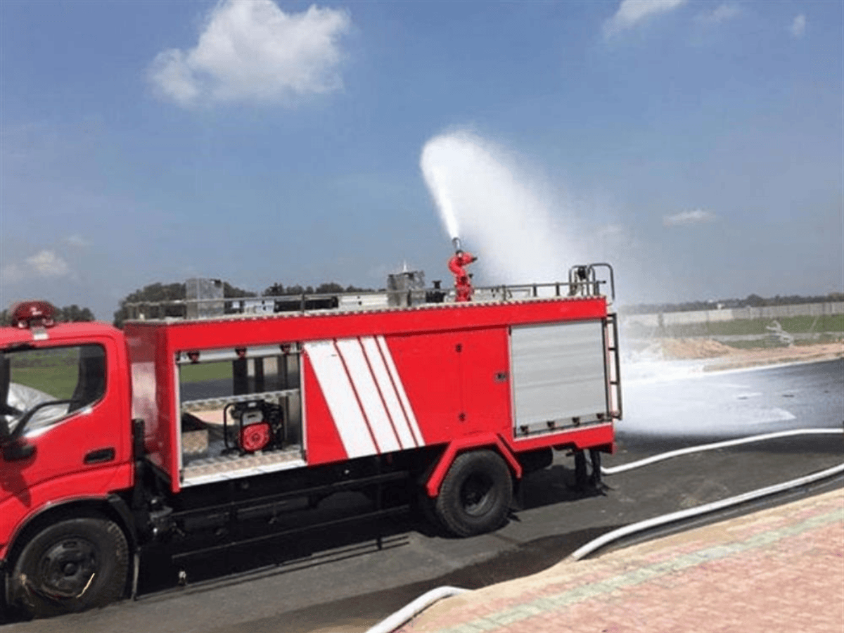 Xe cứu hỏa có vòi phun