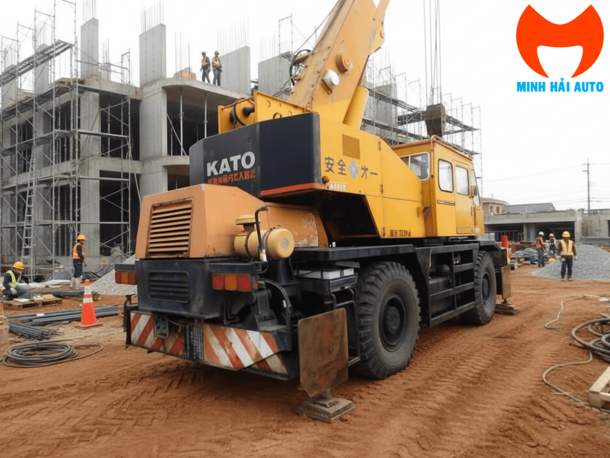 Bán xe cẩu bánh lốp Kobelco RK250 25 tấn (xe cẩu Nhật cũ) màu xanh đặc trưng, nhập khẩu nguyên chiếc.
