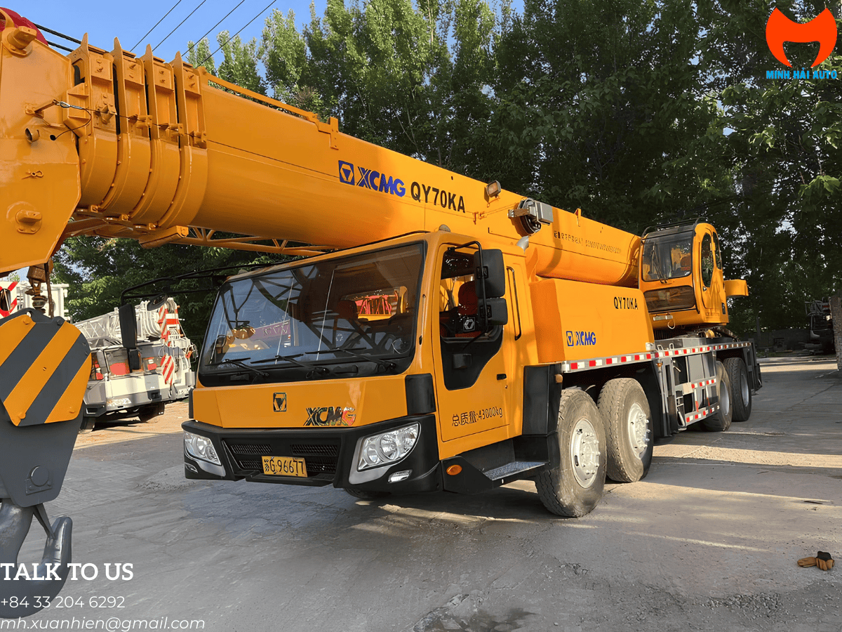 Cận cảnh cẩu bánh lốp 70 tấn XCMG với thiết kế hiện đại và chắc chắn