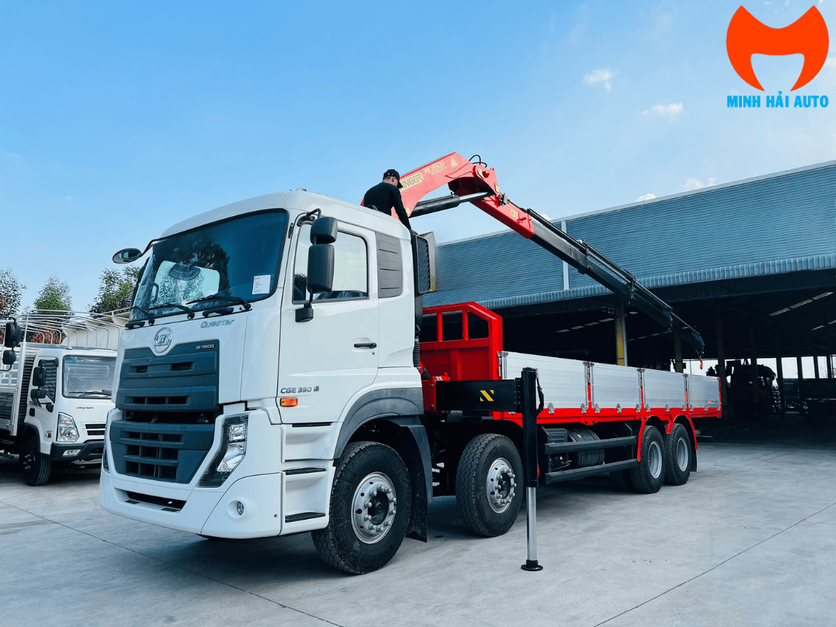 Cận cảnh cẩu gập Palfinger PK11002 với công nghệ AOS an toàn