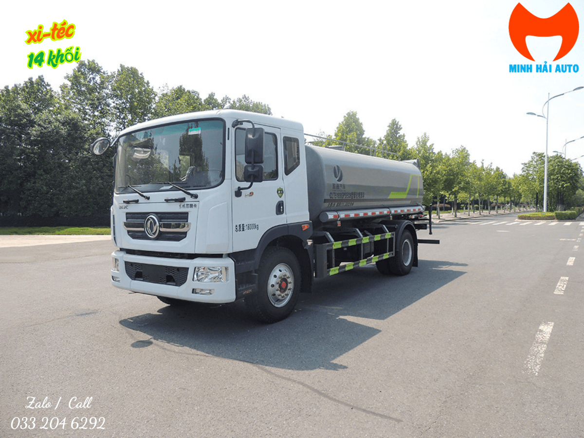 Cận cảnh hệ thống béc phun phía trước của xe xi téc phun nước 15 khối.