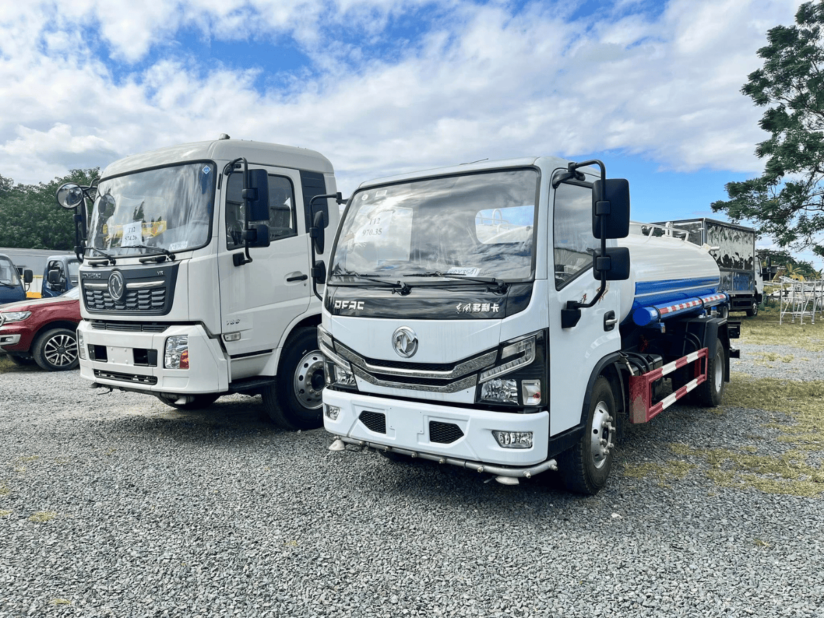 Cận cảnh hệ thống bép phun sương phía sau xe bồn chở nước Isuzu 9 khối (9m³) chuẩn bị rửa đường.