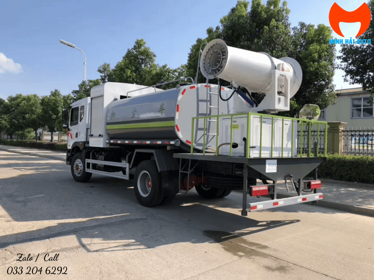 Cận cảnh hệ thống vòi rồng (súng phun sương) của xe phun sương 12 khối Dongfeng.