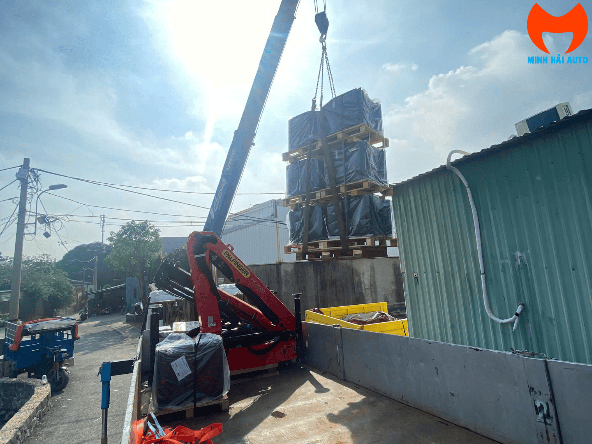 Cẩu gập palfinger PK 18500