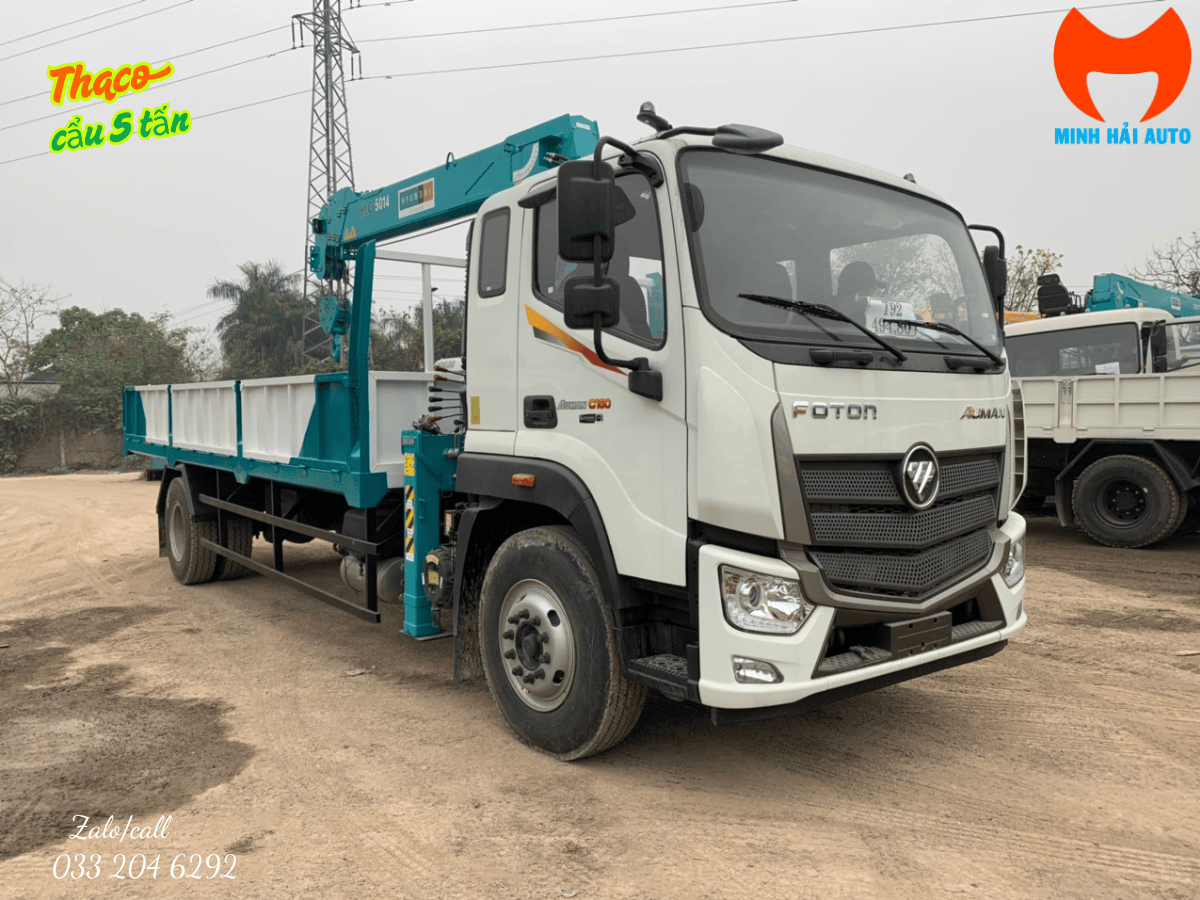 Chi tiết bảng điều khiển và hệ thống chân chống của xe cẩu tự hành 5 tấn Hyundai Everdigm.