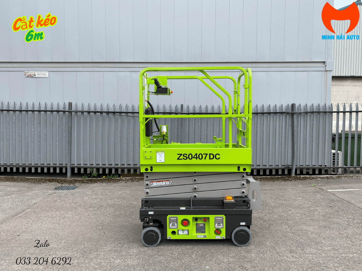 Chi tiết bánh xe và hệ thống truyền động của xe nâng người 6m Zoomlion.