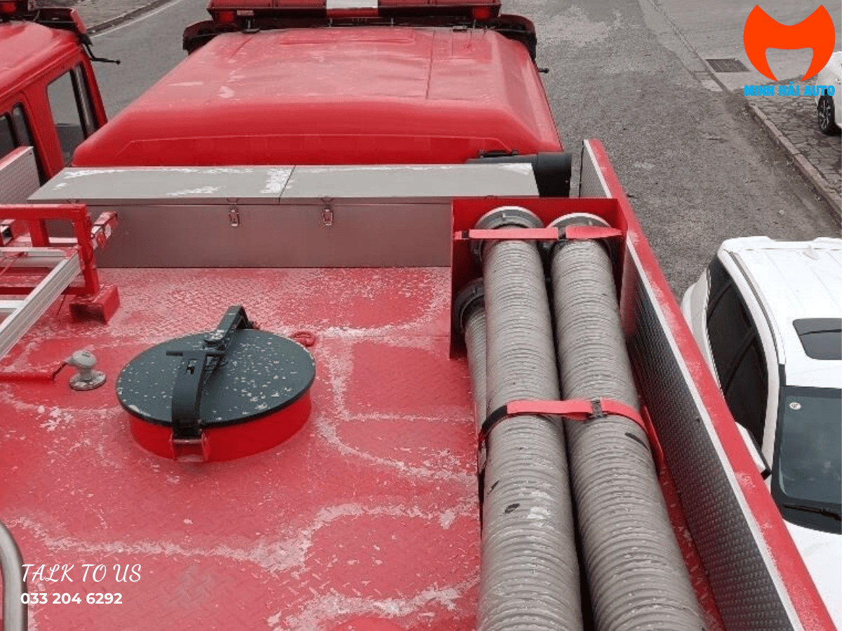 Chi tiết hệ thống bơm và bảng điều khiển của xe cứu hỏa phun nước XCMG YZR5110