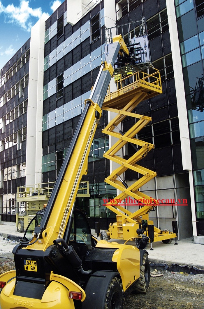 Xe nâng người dạng cắt kéo 18m Haulotte Compact H18SX