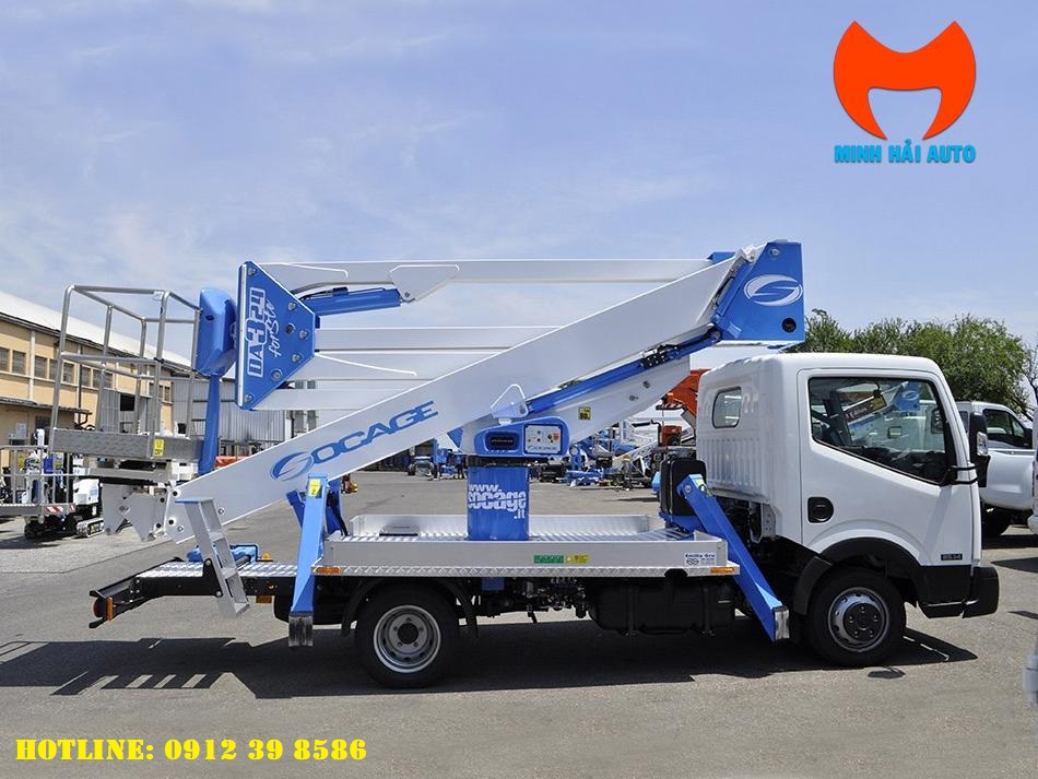 xe thang nâng người 24m sửa chữa điện trên cao