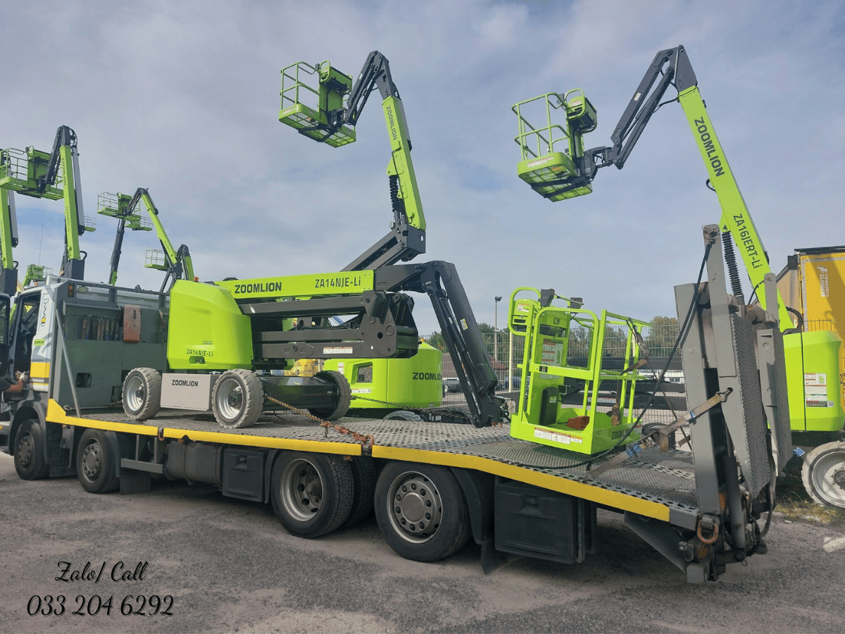 Dàn xe nâng người cắt kéo 12m Zoomlion mới 100% tại kho của Minh Hải, sẵn sàng giao cho khách hàng.