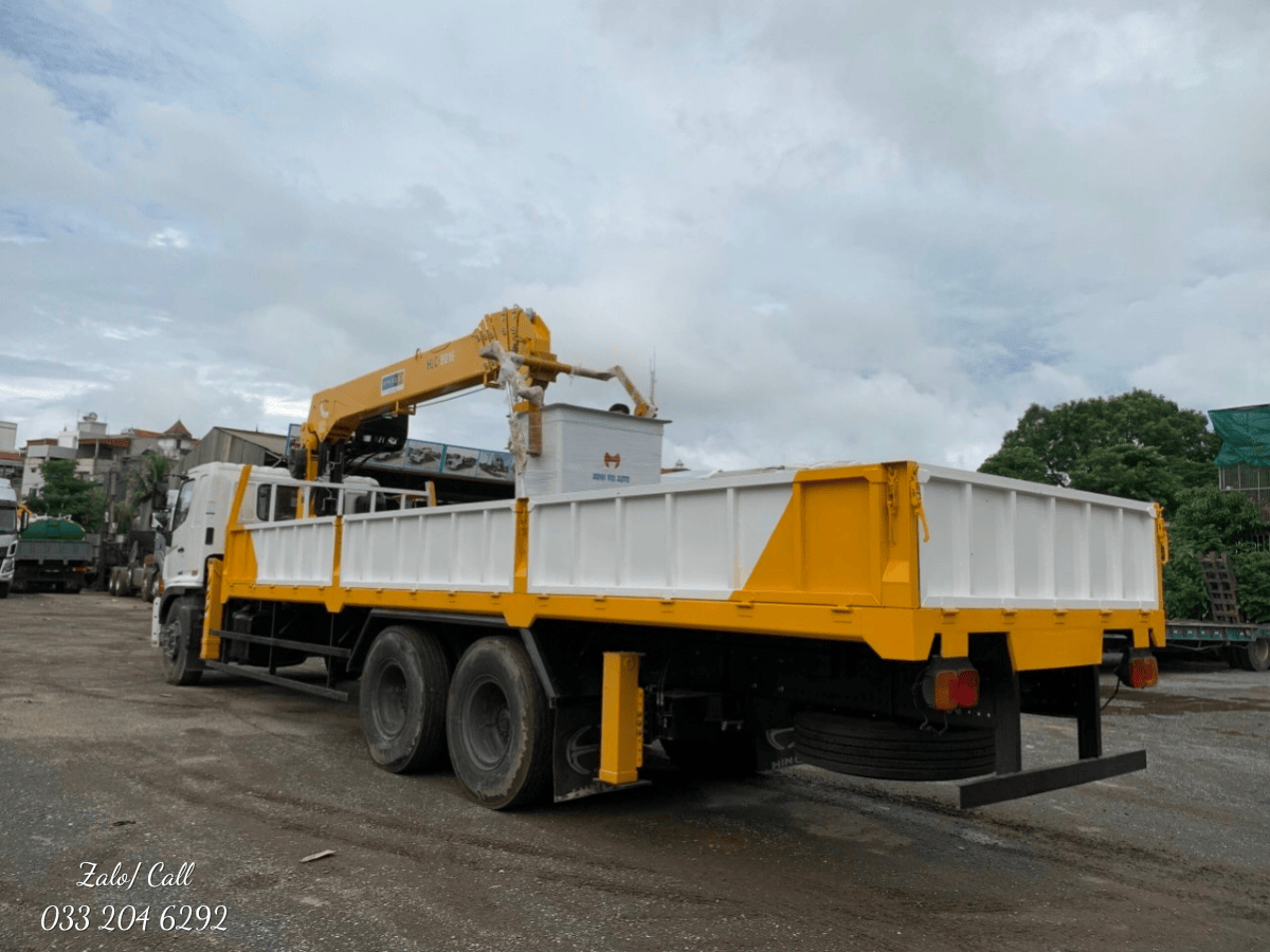 Dòng sản phẩm Hino 500 Series gồm các model FC, FG, FM được trưng bày tại đại lý Hino chính hãng ở Việt Nam.