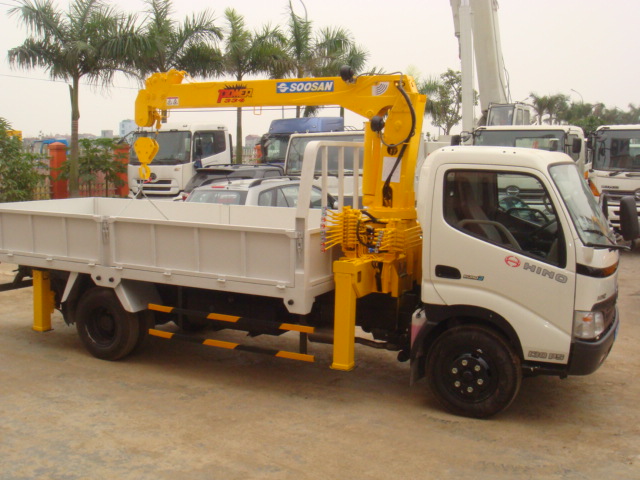 Xe tải Hino XZU720 gắn cẩu Soosan