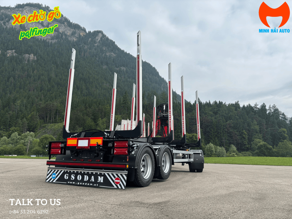 Hình ảnh tổng quan xe đầu kéo gắn cẩu chở gỗ MAN Palfinger do Minh Hải Auto cung cấp.