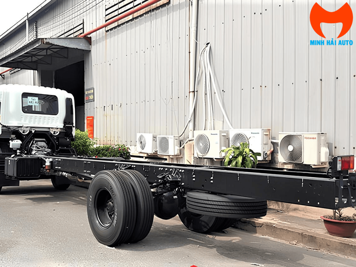 Nội thất cabin kép 7 chỗ của xe cứu hỏa Isuzu 7 khối