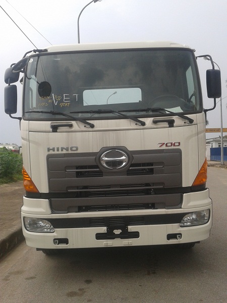 Đầu kéo Hino 700- SH1EEVA- 4x2