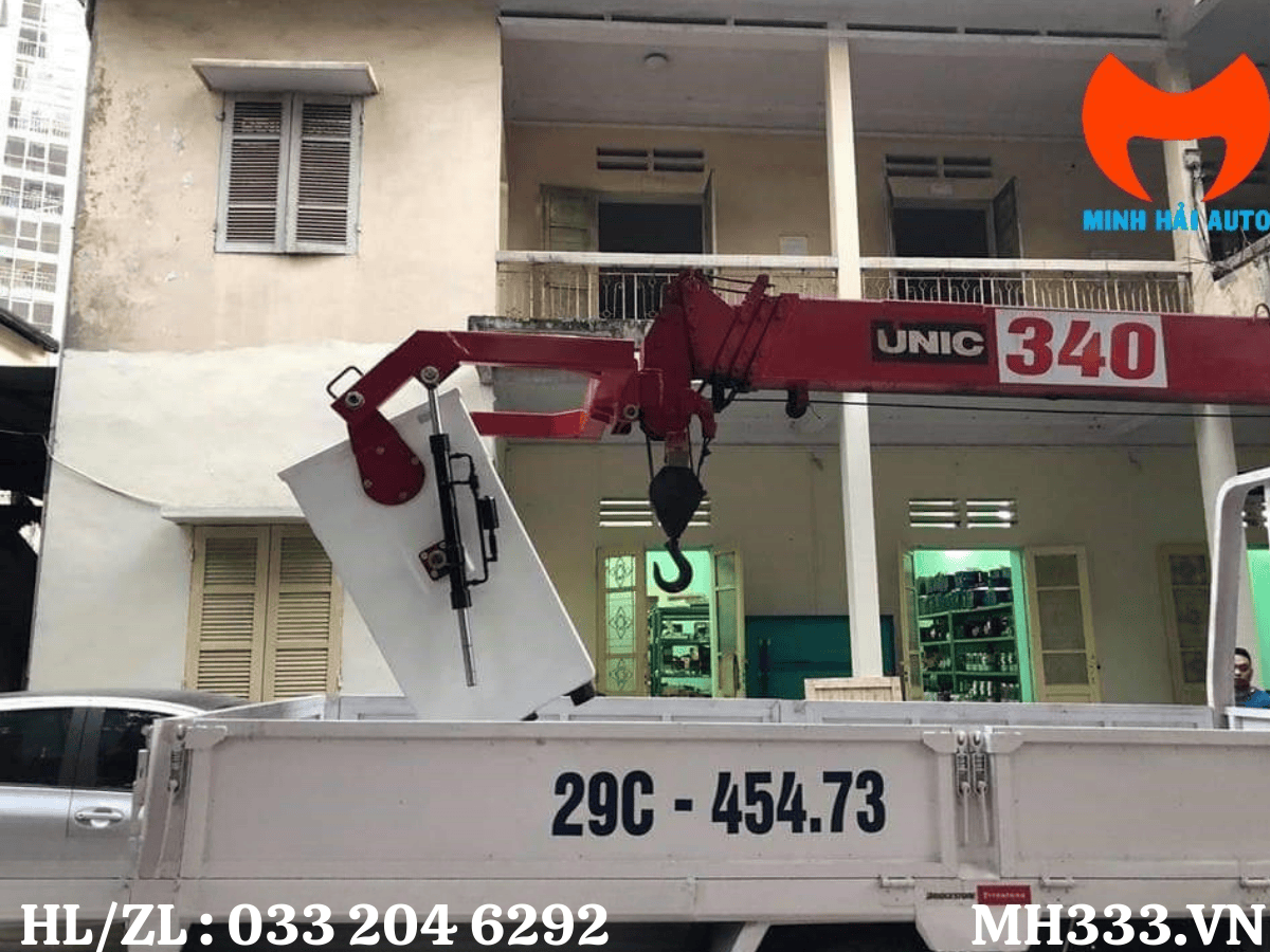 giỏ nâng người gắn cẩu unic