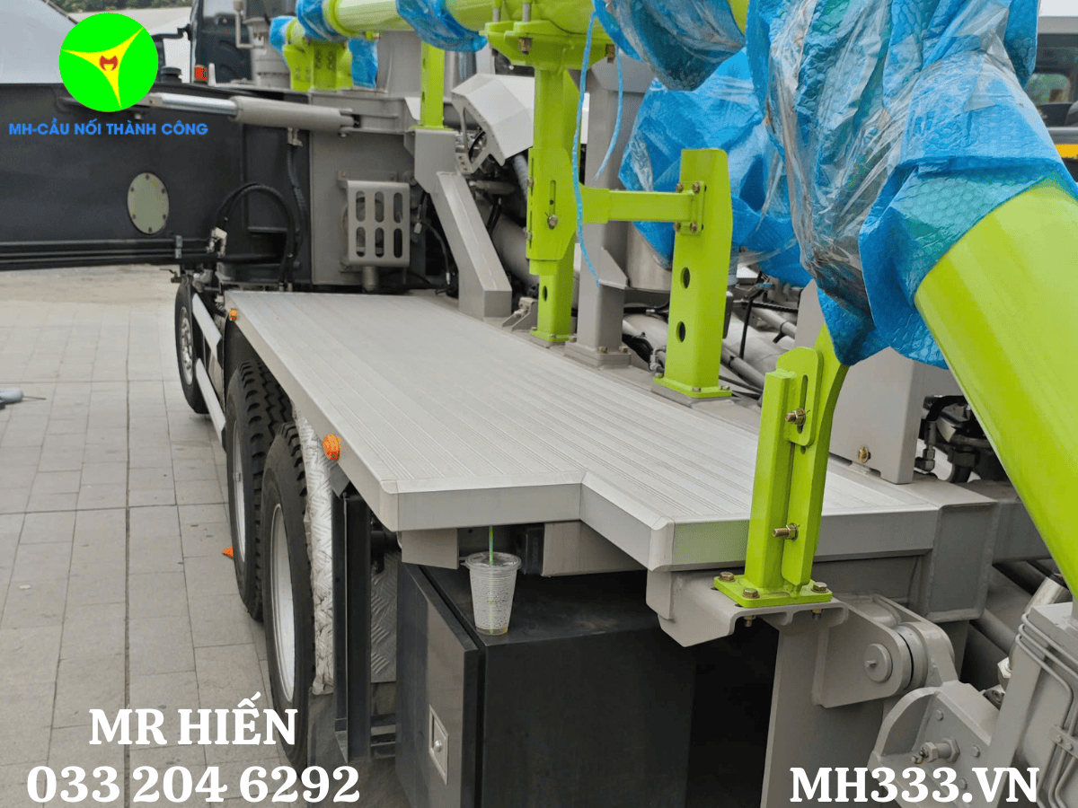 bơm bê tông Zoomlion 40X-5RZ đang bảo trì