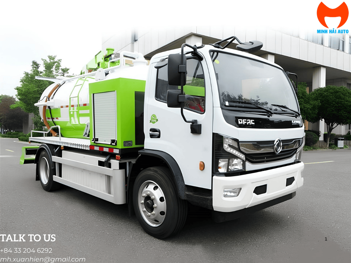 Toàn cảnh xe bồn hút chất thải 6 khối Dongfeng chạy điện màu trắng đang đỗ tại khu đô thị.