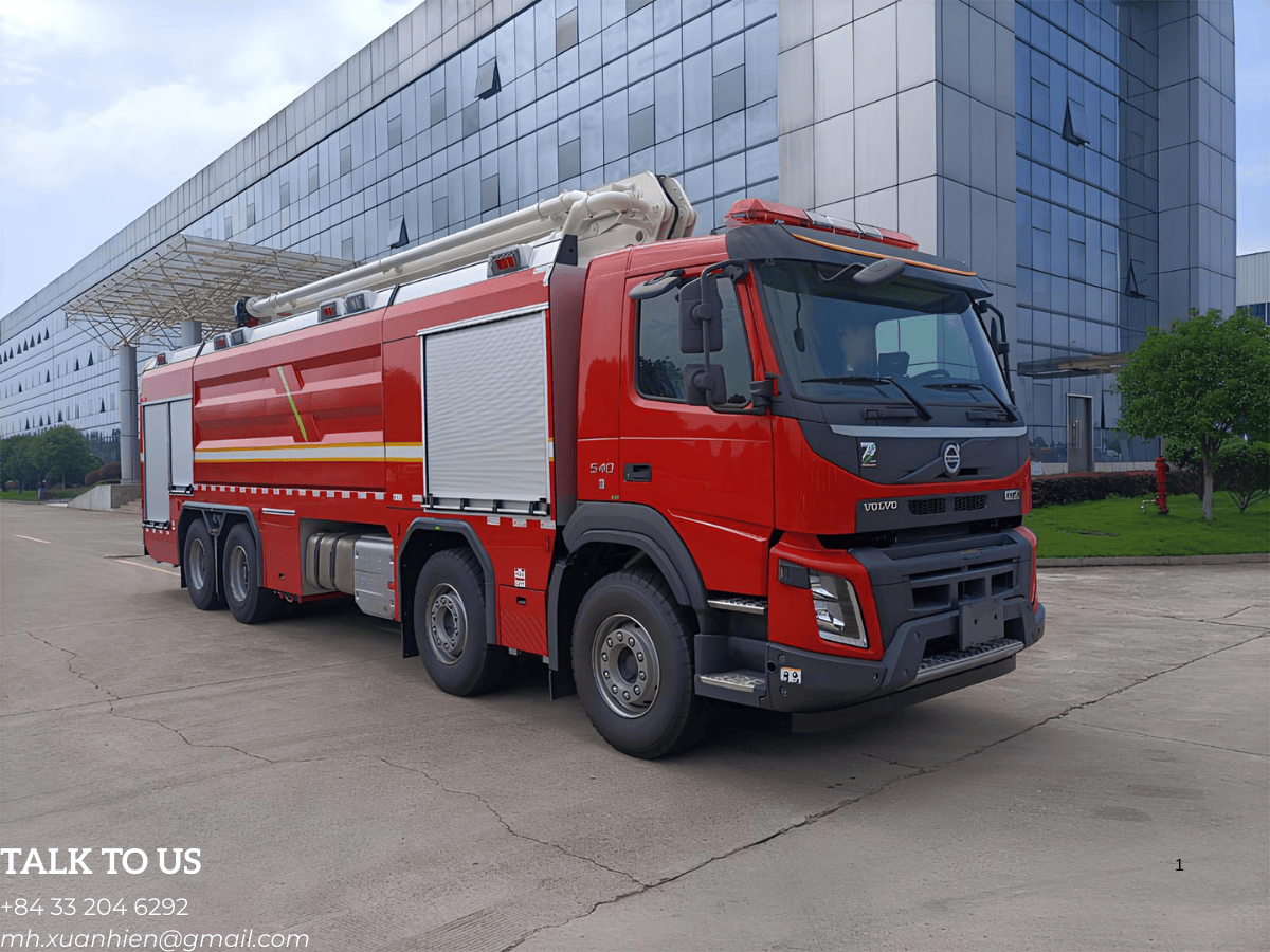 Toàn cảnh xe chữa cháy có thang 20m Volvo 8x4 đang triển khai tại hiện trường.