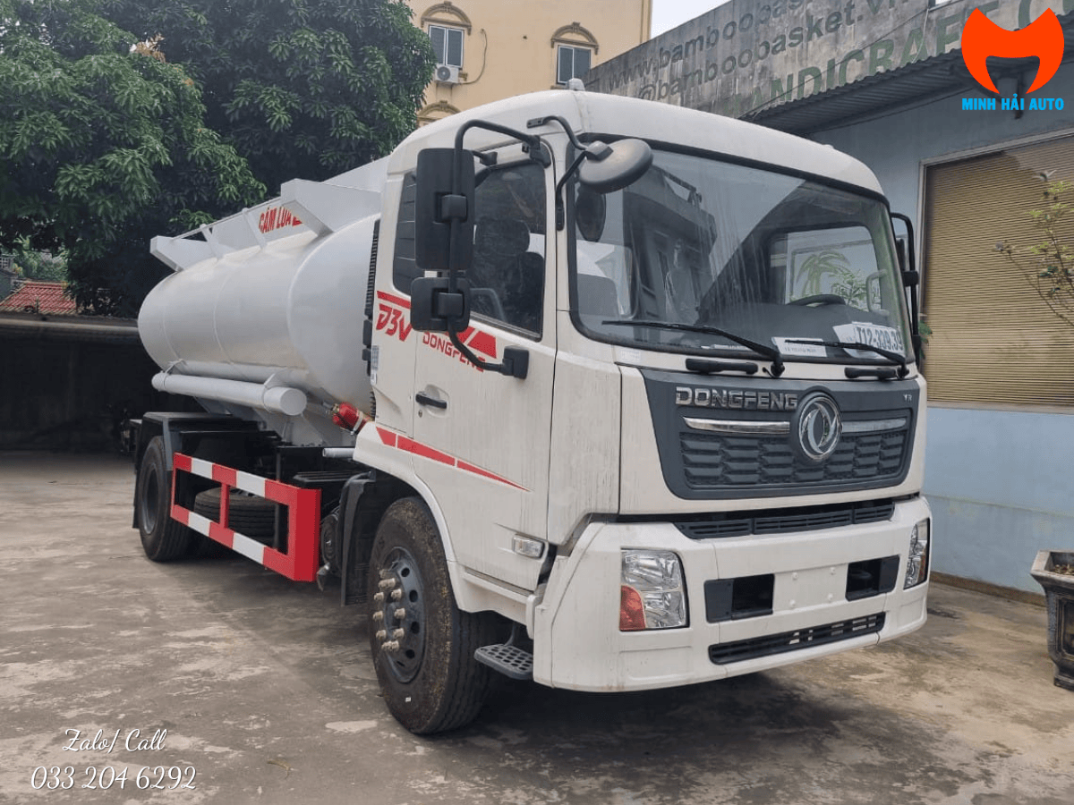 Toàn cảnh xe téc chở xăng dầu 11 khối DONGFENG đang đỗ tại bãi xe, sẵn sàng vận hành.