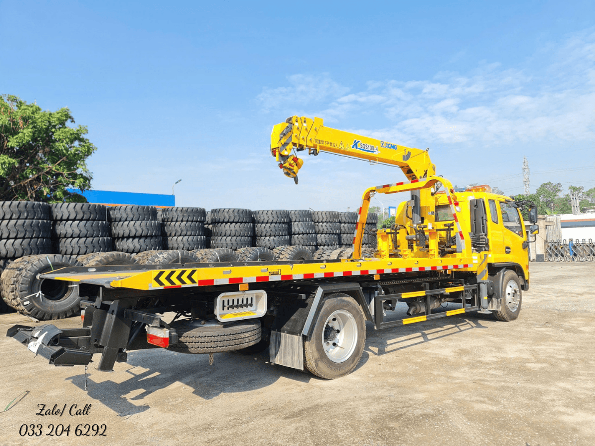 Xe cứu hộ 3 chức năng dongfeng cẩu xcmg 4 tấn 4 khúc