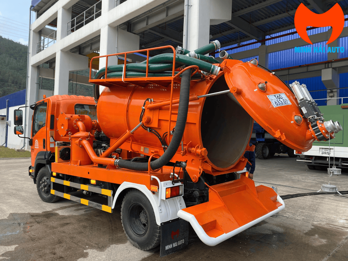 xe hút tro bay Isuzu