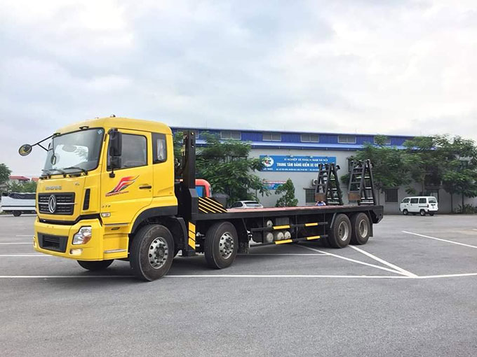 bán xe nâng đầu chở máy công trình 4 chân dongfeng hoàng huy