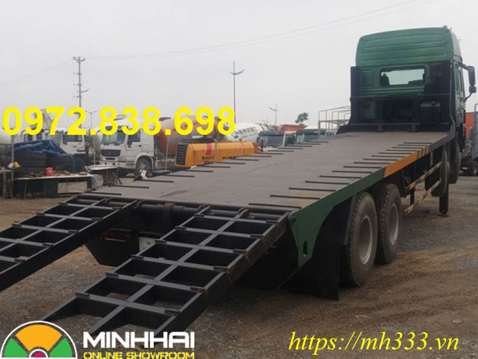 xe nâng đầu chở máy công trình howo 4 chân