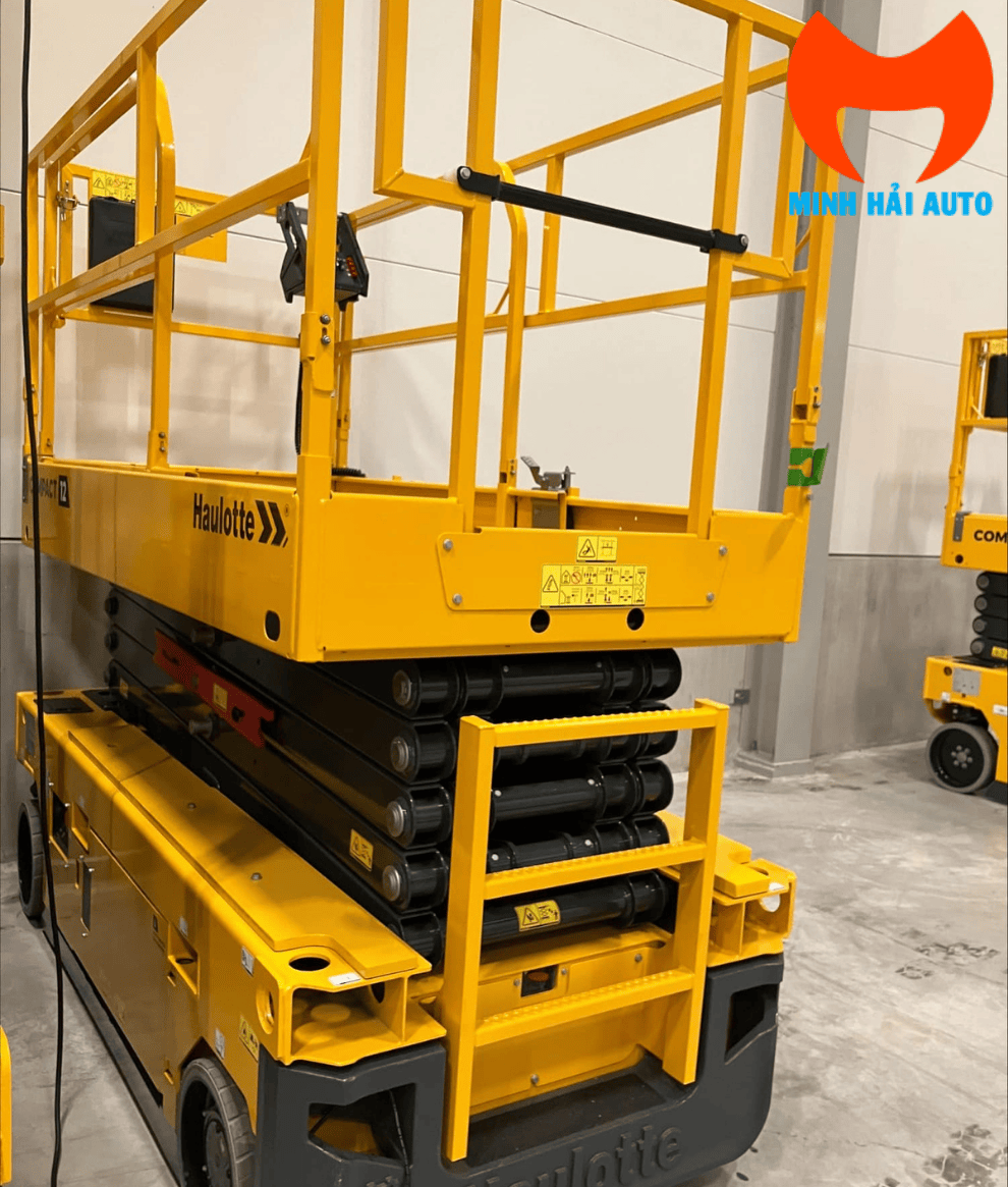 Xe Nâng Người Cắt Kéo Haulotte Compact 12