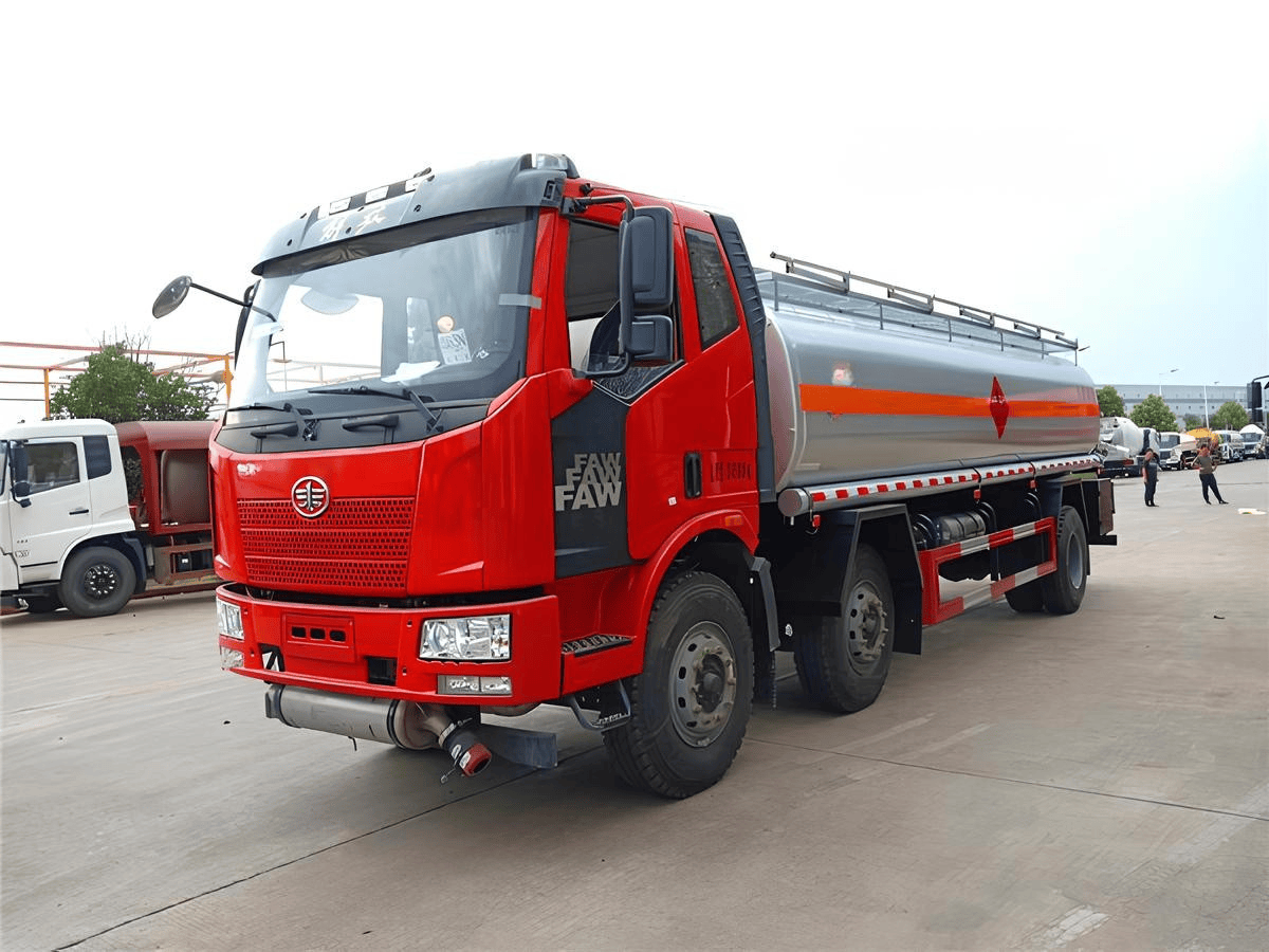 Xe tải bồn FAW 18 khối, xe chở xăng, xe xi téc chở nhiên liệu chuyên dụng.