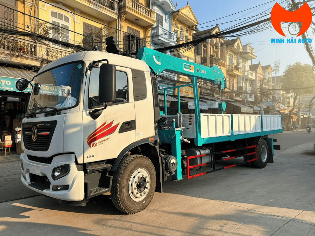Xe tải Dongfeng B180 gắn cẩu tự hành 6 tấn 6 khúc Hyundai Everdigm HLC-7016 model 2025 do Minh Hải Auto cung cấp.