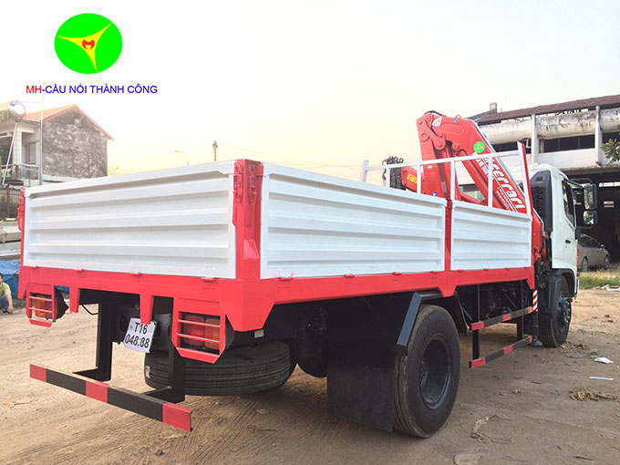 xe tải gắn cẩu gập 4 tấn ferrari f712