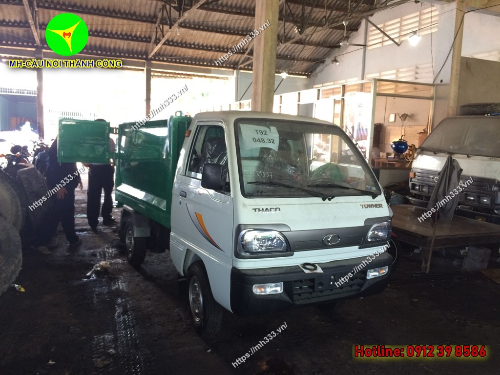xe chở rác ngõ xóm 2,4 khối
