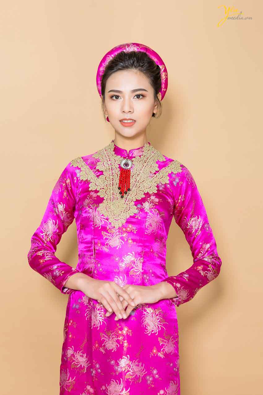 áo dài gấm màu hồng