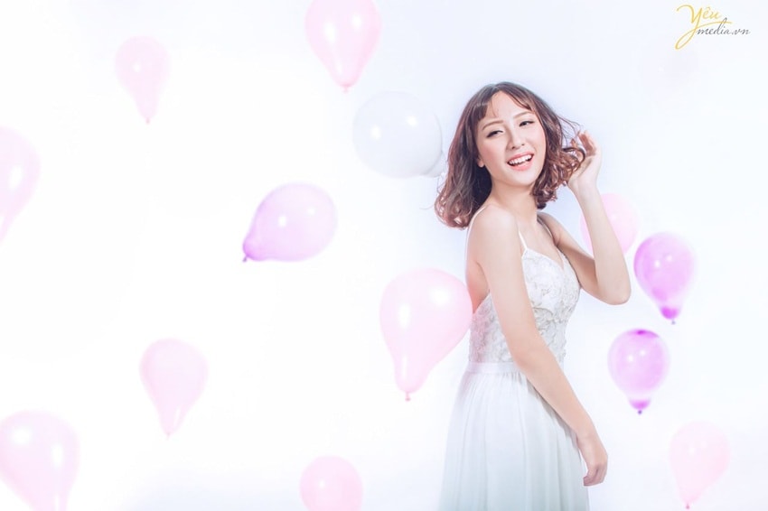 váy cưới 2 dây đẹp màu trắng