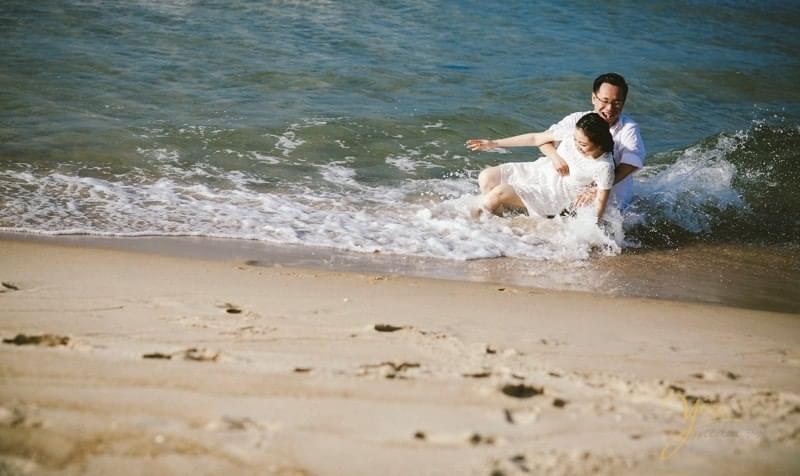 ảnh cưới biển Vinh Hiền