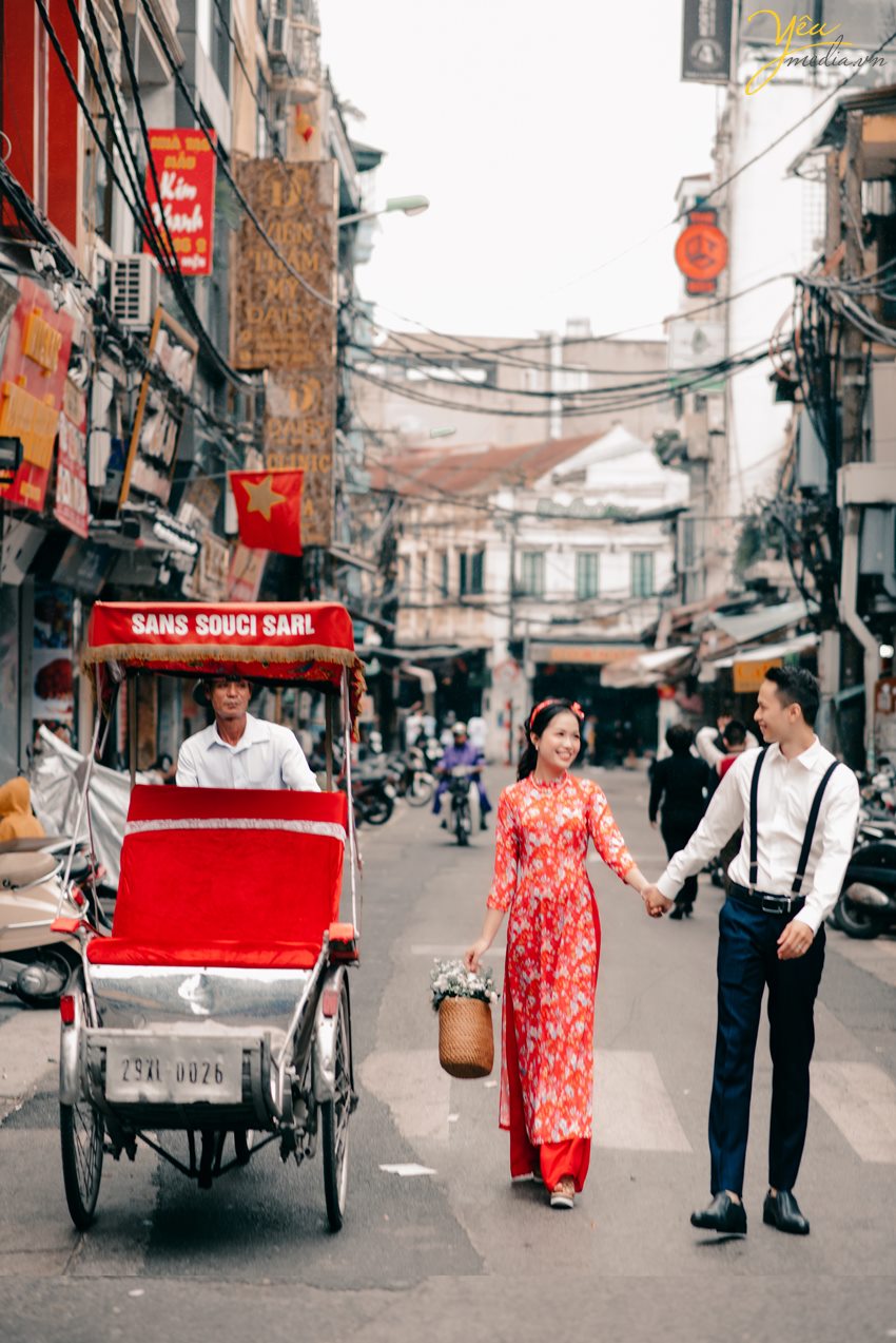 Chụp ảnh cưới ở phố cổ Hà Nội - địa điểm truyền thống không bao giờ cũ: