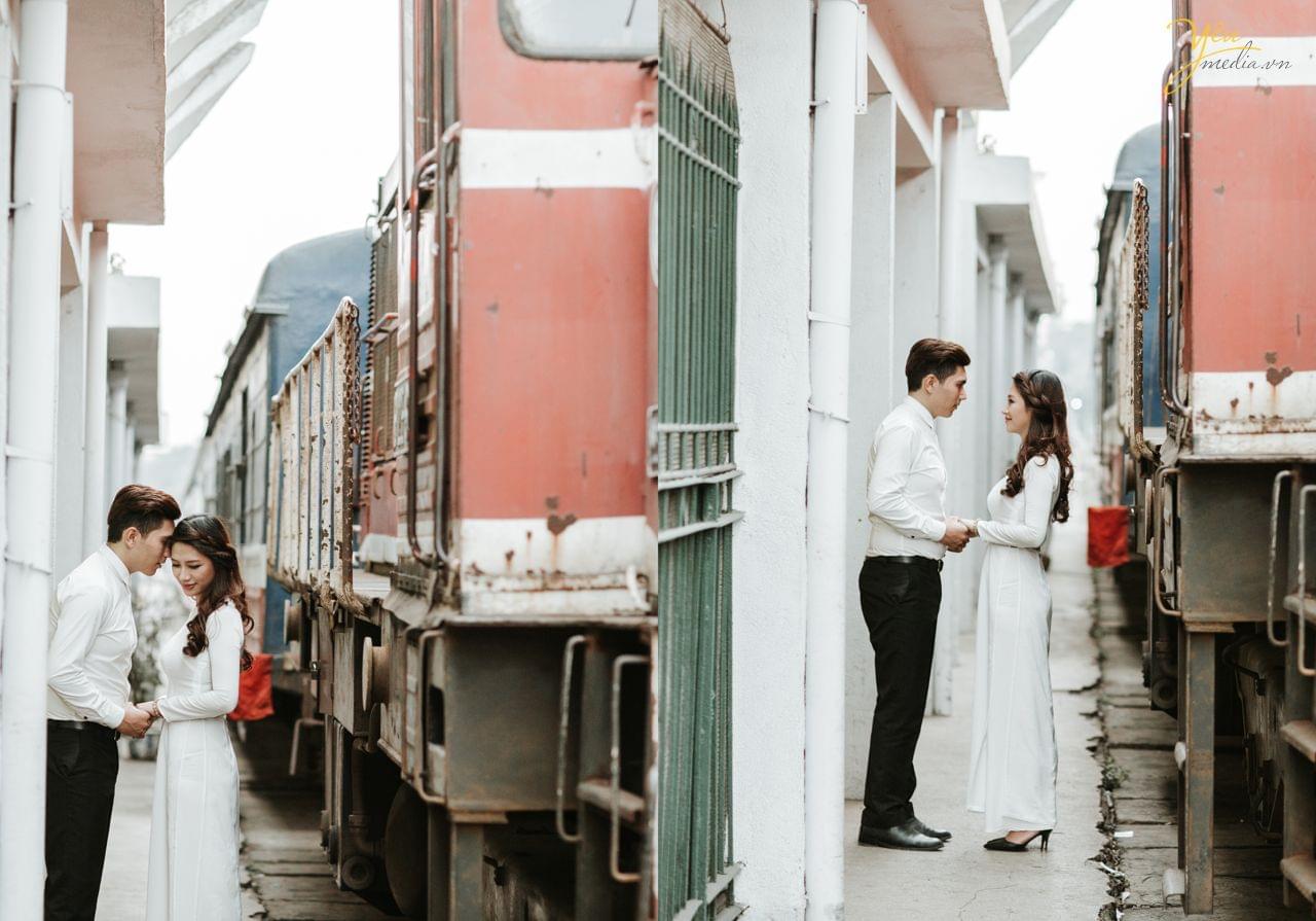 ánh cưới chụp tại ga tàu long biên cạnh tàu hỏa đang chạy